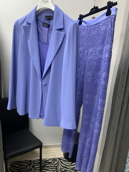 Tailleur pantalone in pizzo variante unica - immagine 2