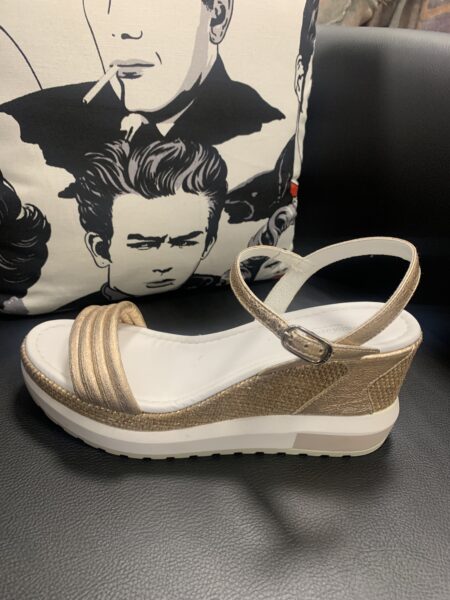 Nero Giardini sandalo con zeppa